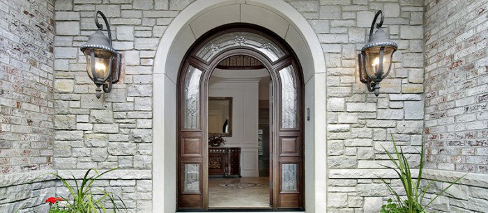 Stone accents to entry ways