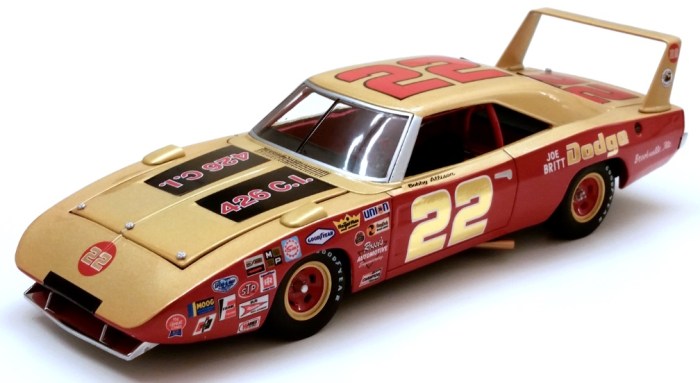 Bobby allison 1969 cyclone 1:64 1993 racing champions nascar legends